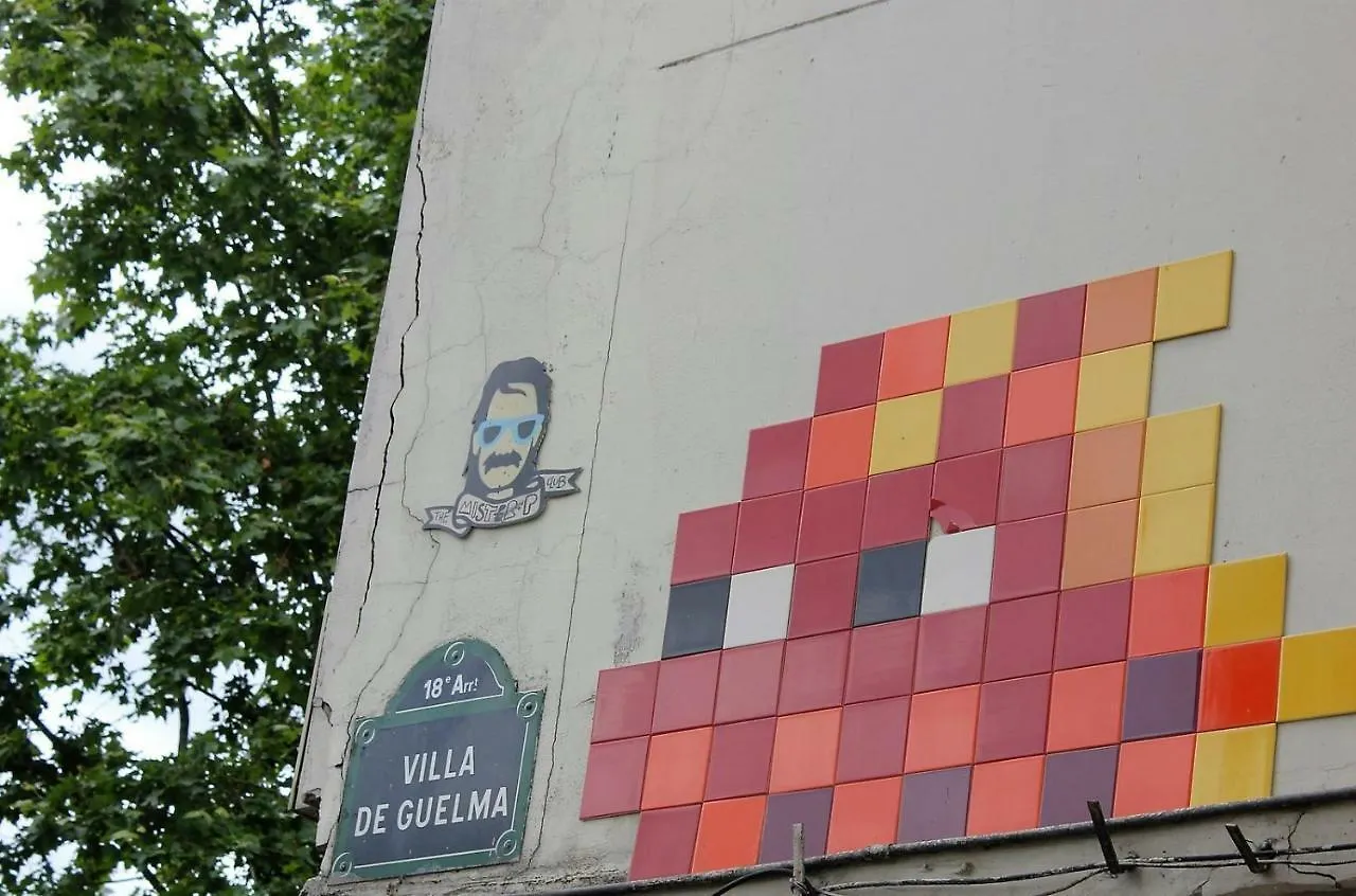 Studio Pigalle Montmartre De 25 M2 - 2 Minutes De La Station Metro Pigalle - 2 Lits Simples Type Gigogne Pour 2 Personnes - Quartier Hypertouristique - Cabaret Moulin Rouge A 200 M, Cafe Aux Noctambules ,Cabaret Chez Michou-Restaurants-Saunas 파리