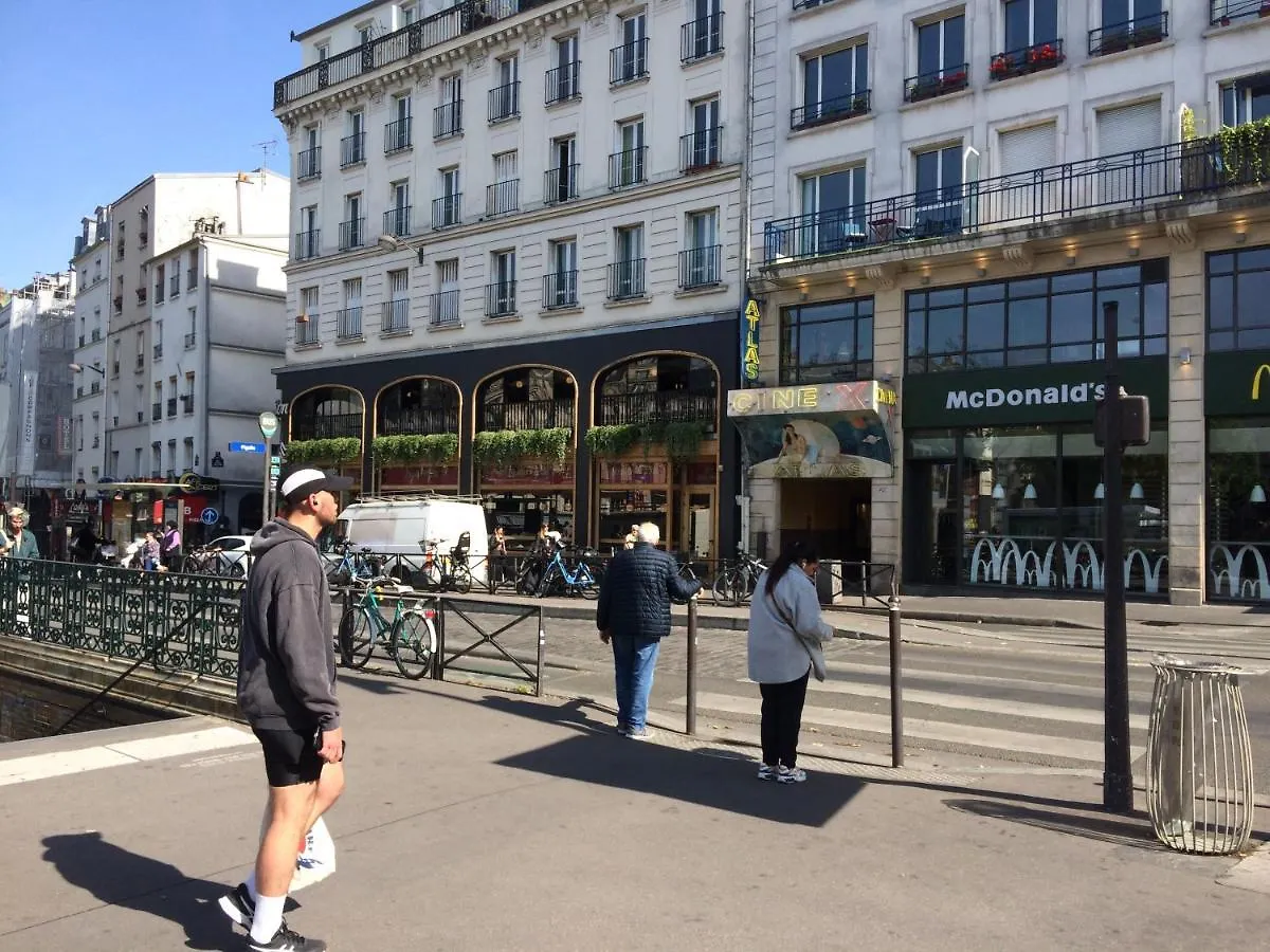 Appartement Métro Pigalle,Garçonnière 25 m2, 3 per, cabarets théâtres,restaurants,tout confort Paris
