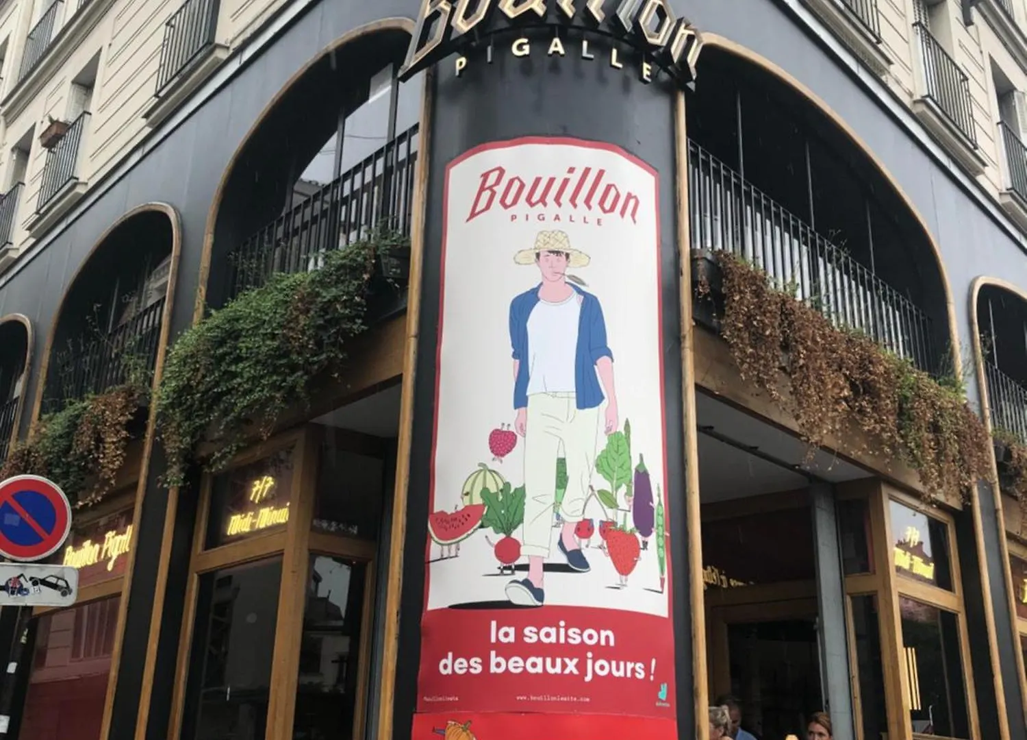Appartement Métro Pigalle,Garçonnière 25 m2, 3 per, cabarets théâtres,restaurants,tout confort Paris France