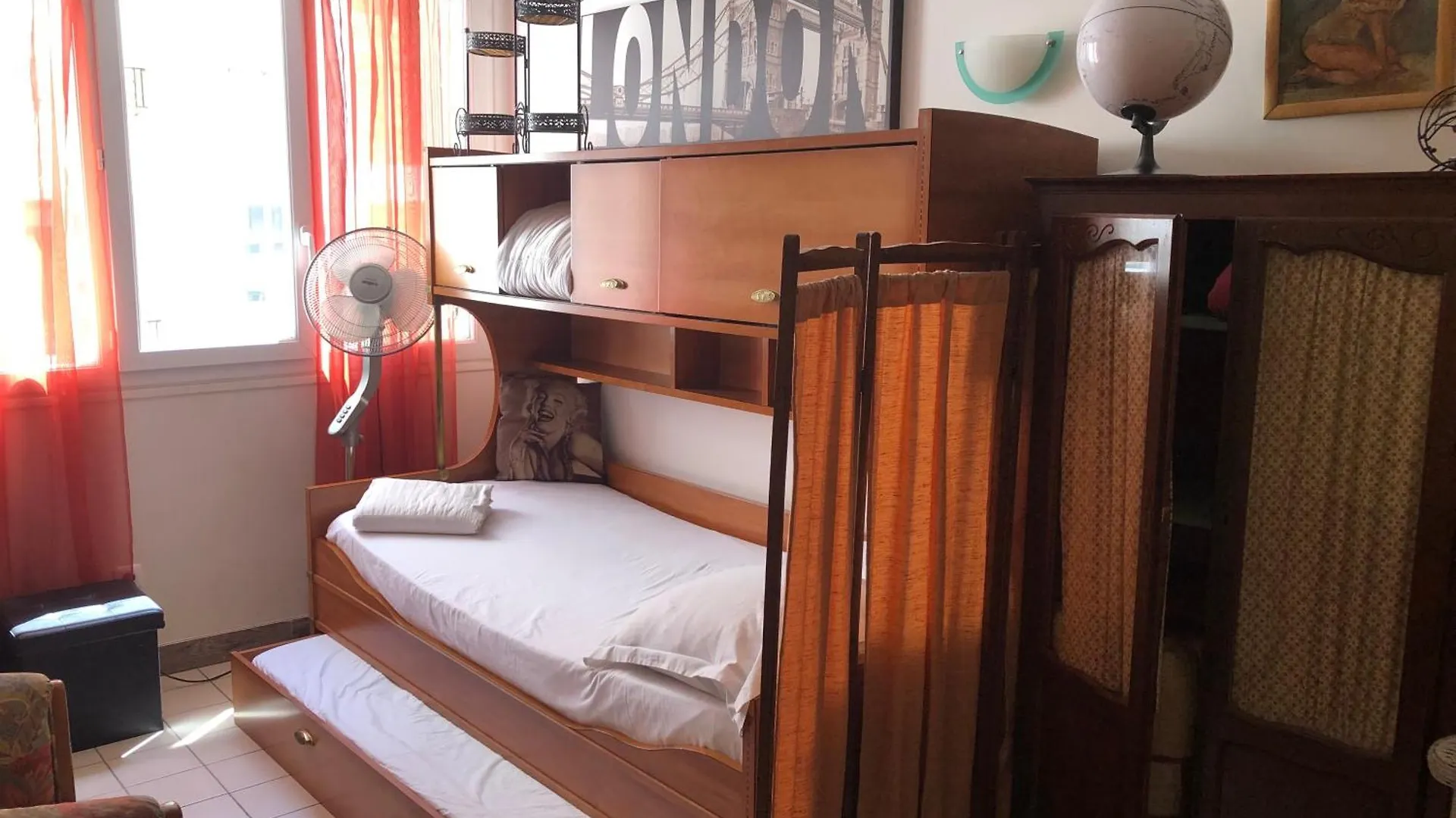 Apartment Studio Pigalle: Cozy Parisian Retreat in Montmartre France